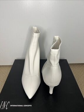 White Pointed Toe Booties - Women size 8M